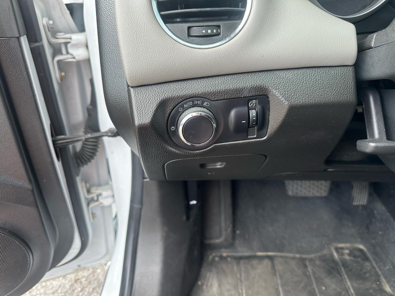 Chevrolet Cruze 4dr Sdn Auto 1LT 2013
