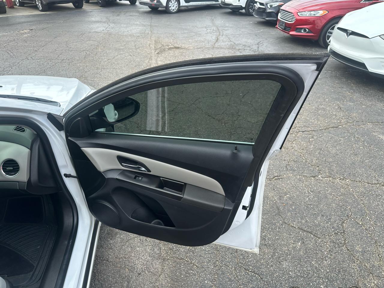 Chevrolet Cruze 4dr Sdn Auto 1LT 2013