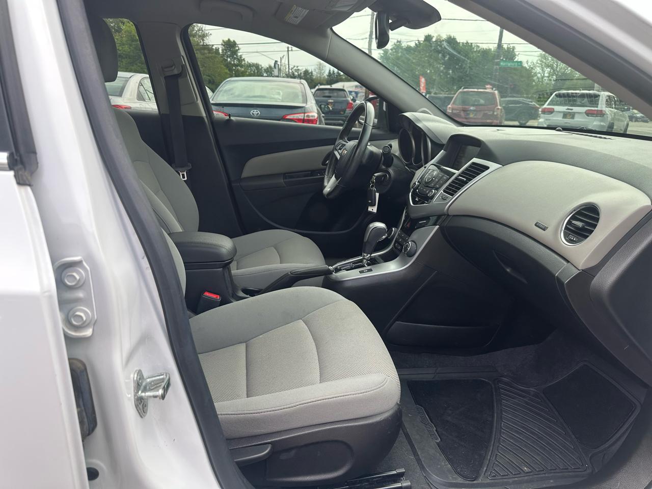 Chevrolet Cruze 4dr Sdn Auto 1LT 2013