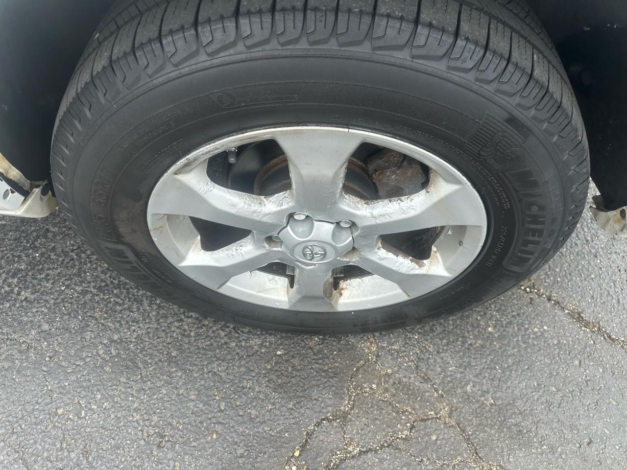 Toyota RAV4 4WD 4dr V6 5-Spd AT Ltd (Natl) 2009