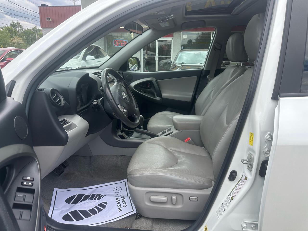 Toyota RAV4 4WD 4dr V6 5-Spd AT Ltd (Natl) 2009