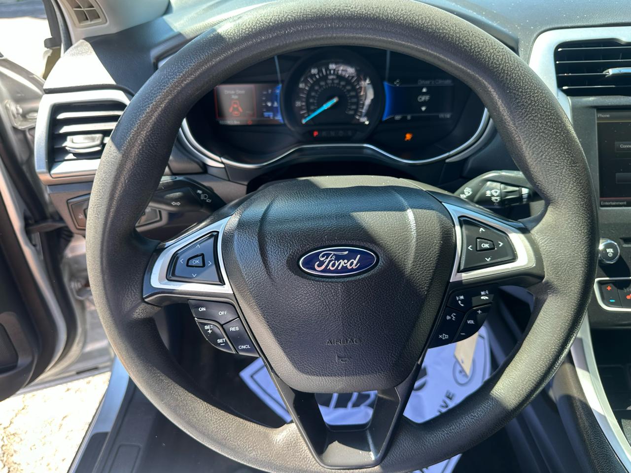 Ford Fusion 4dr Sdn SE FWD 2016