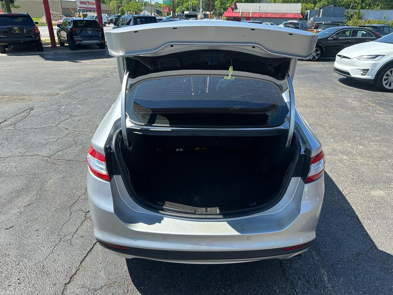 Ford Fusion 4dr Sdn SE FWD 2016