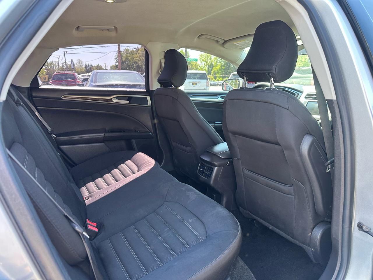 Ford Fusion 4dr Sdn SE FWD 2016