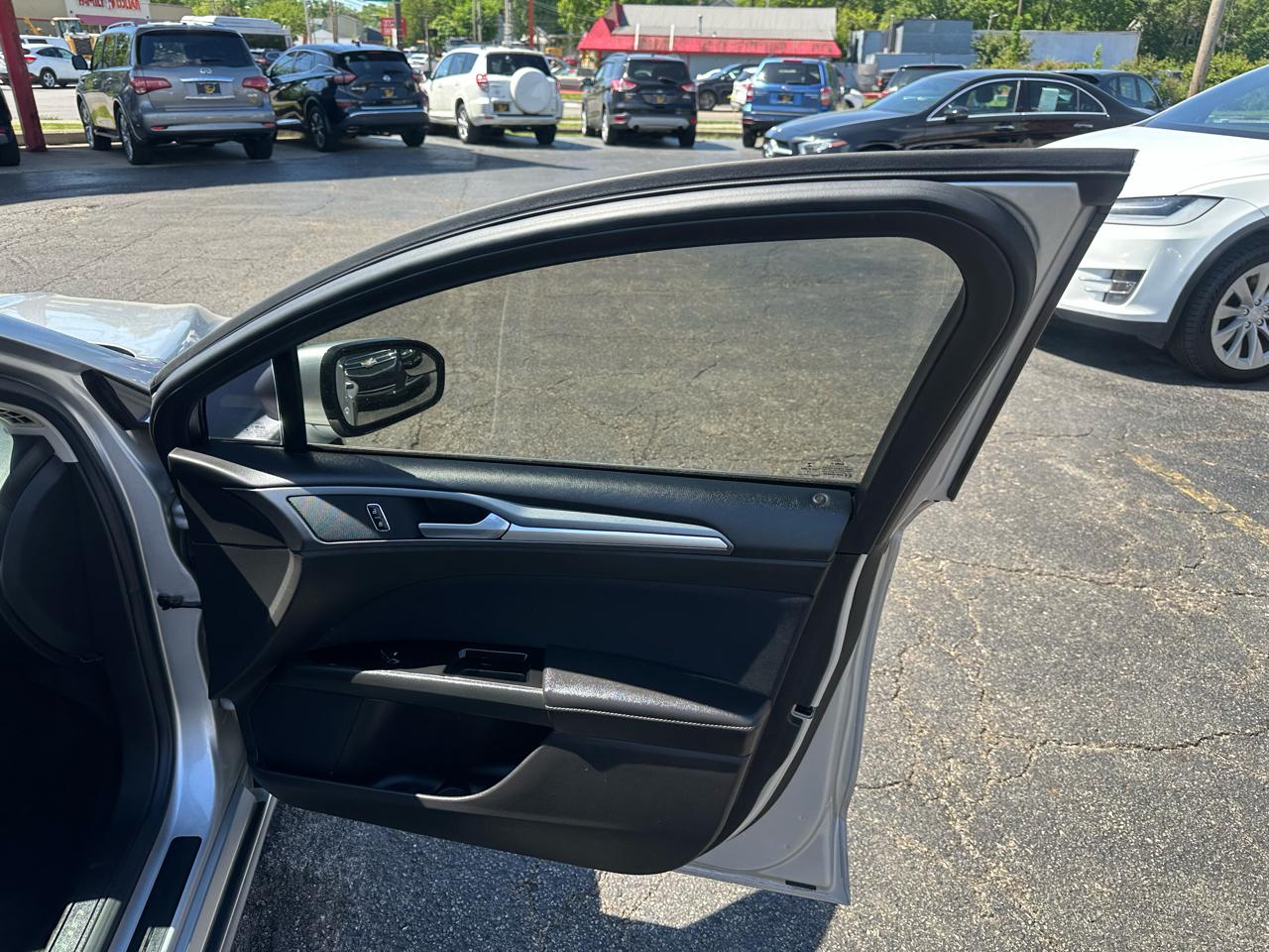 Ford Fusion 4dr Sdn SE FWD 2016