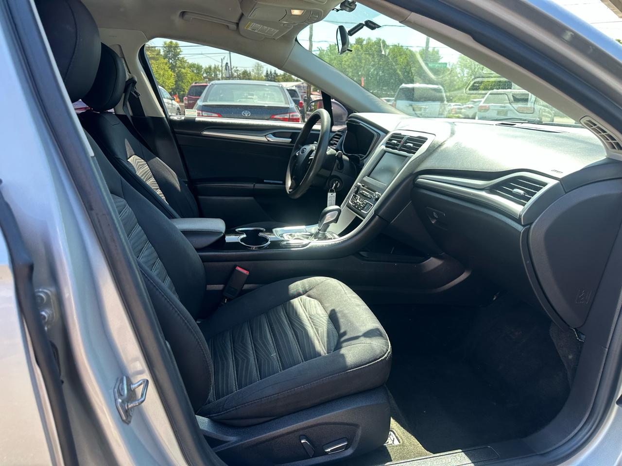 Ford Fusion 4dr Sdn SE FWD 2016