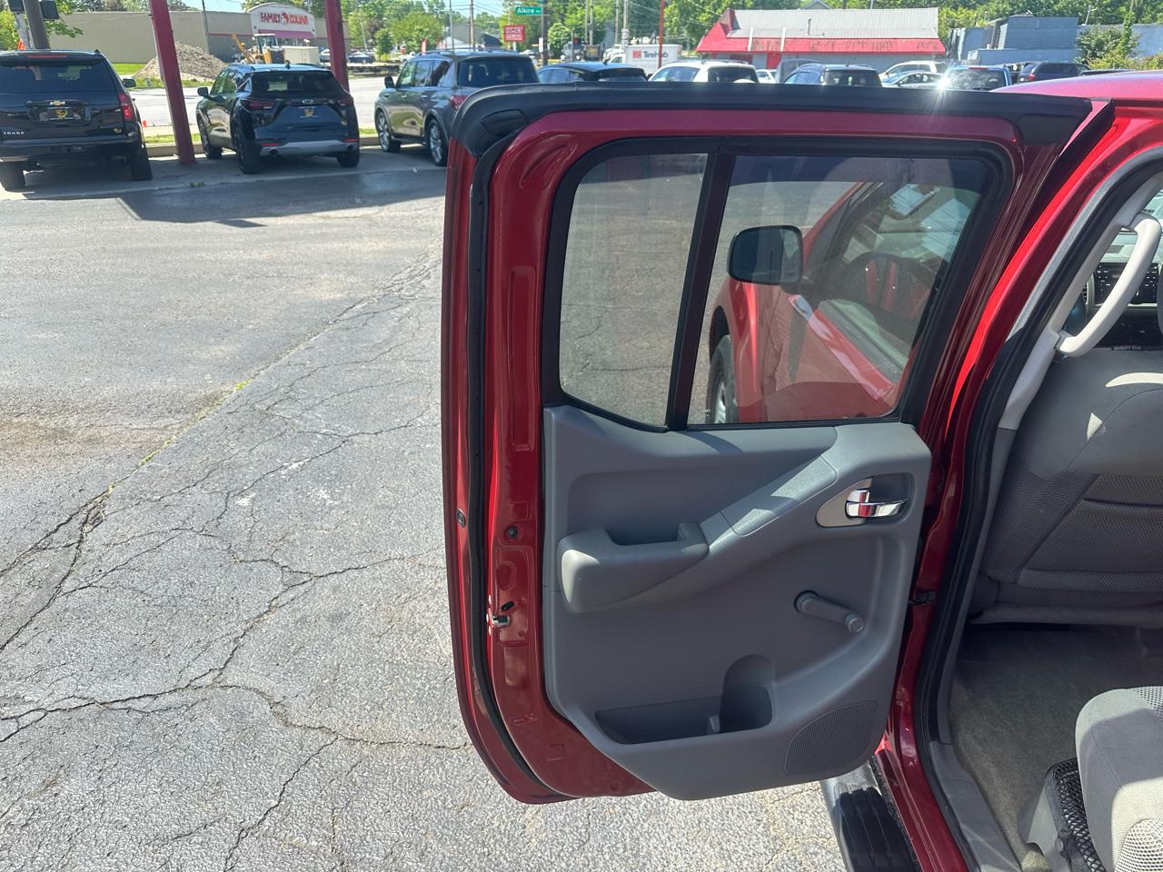 Nissan Frontier 4WD Crew Cab SWB Auto S 2013