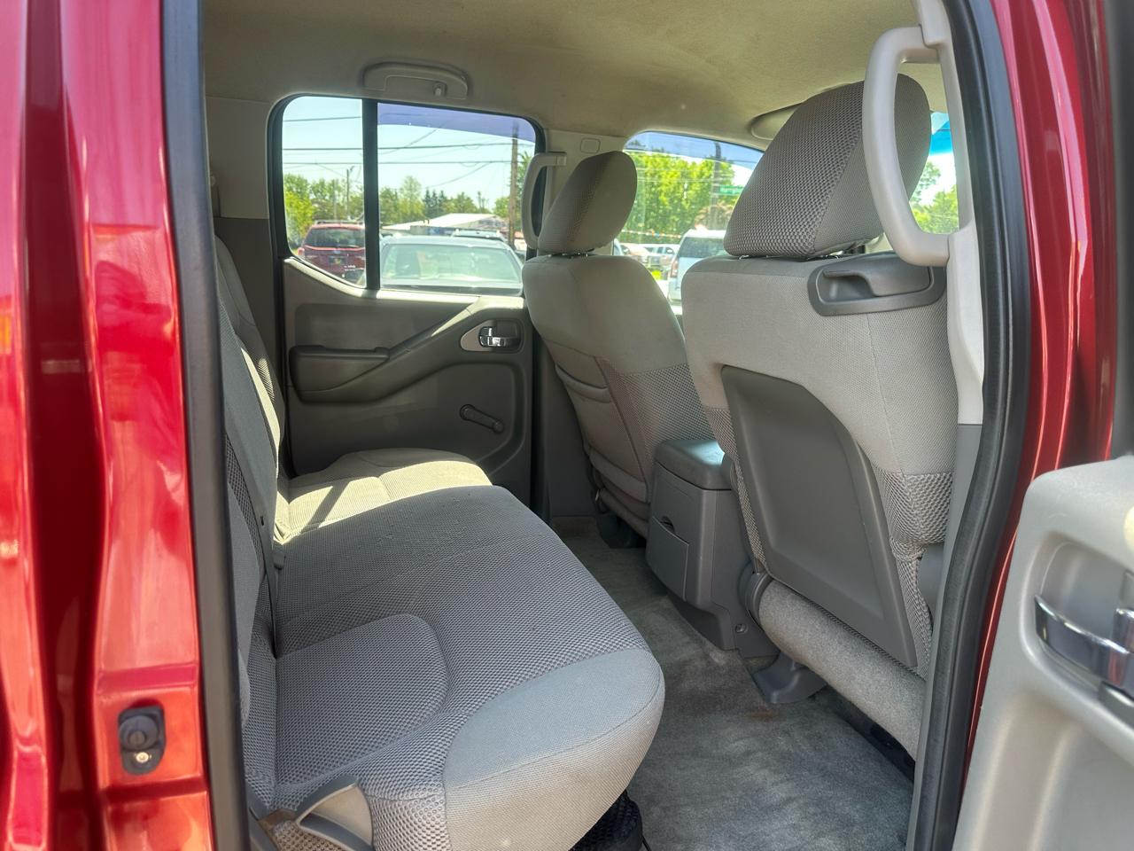 Nissan Frontier 4WD Crew Cab SWB Auto S 2013
