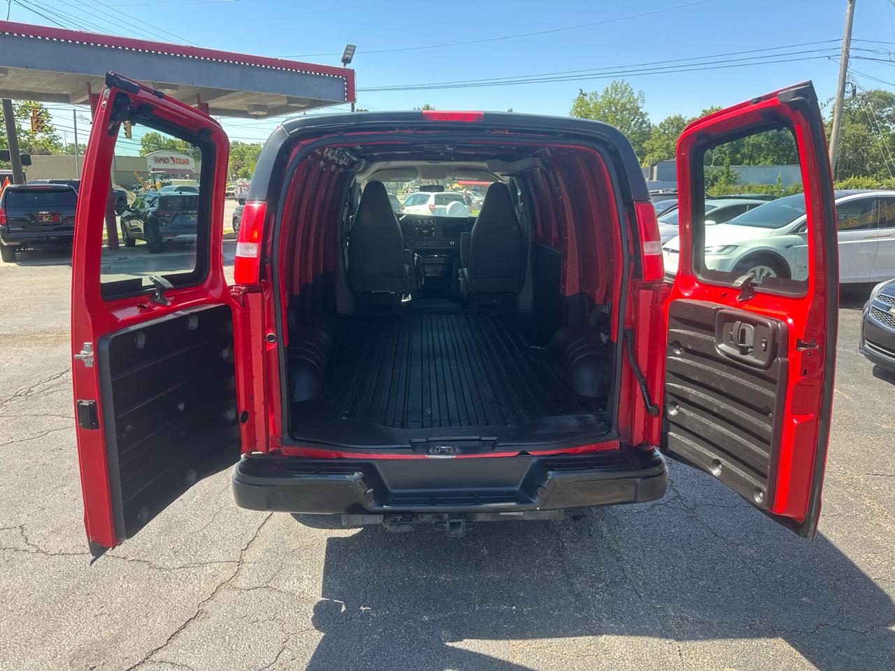 Chevrolet Express Cargo Van RWD 3500 135" 2019