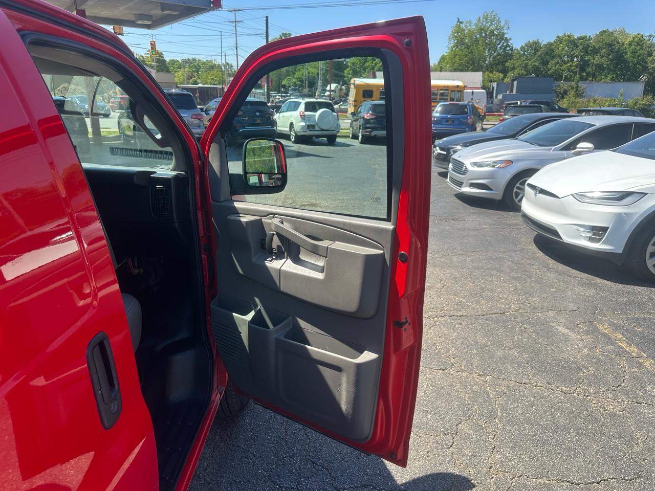 Chevrolet Express Cargo Van RWD 3500 135" 2019