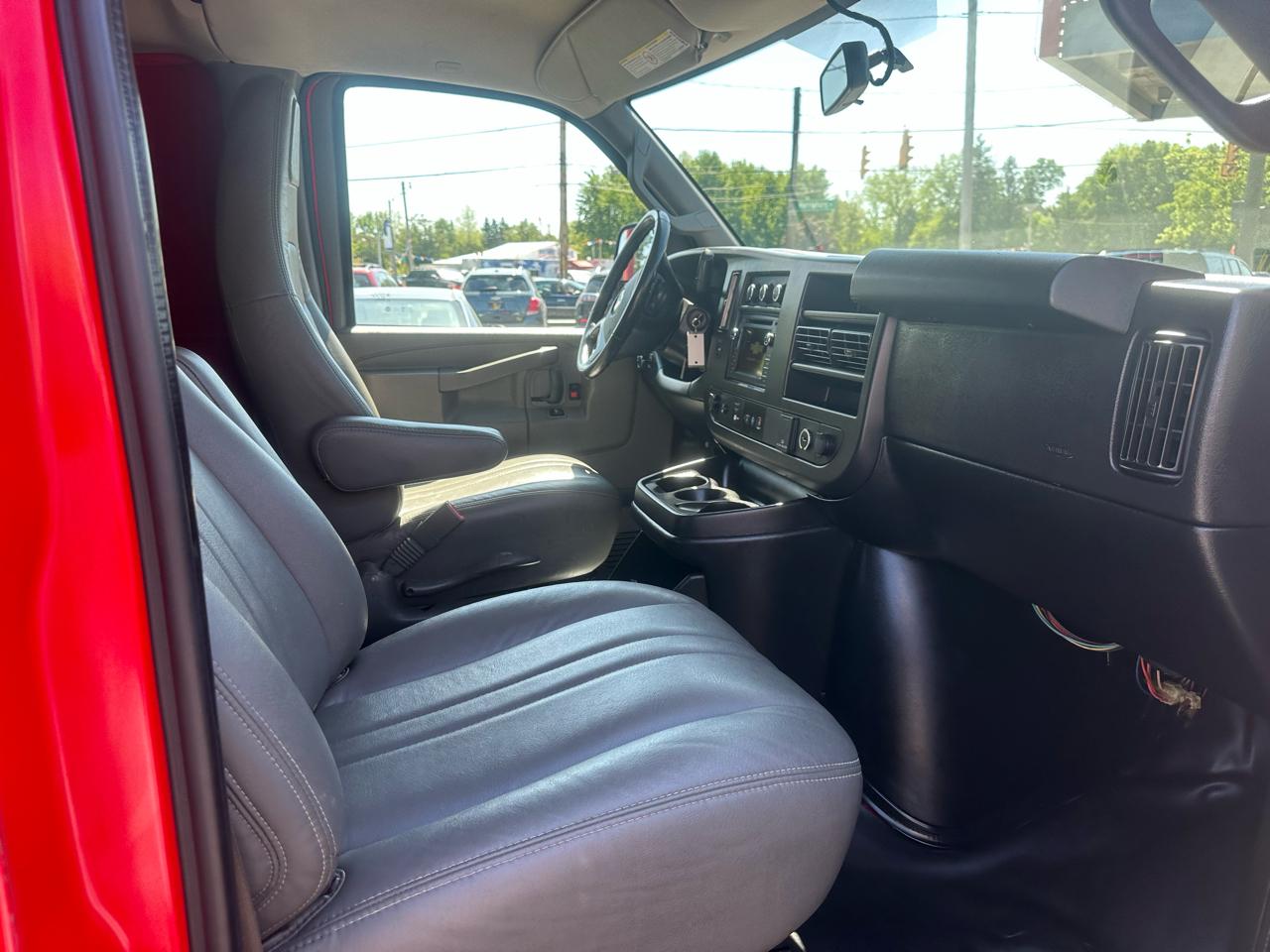 Chevrolet Express Cargo Van RWD 3500 135" 2019