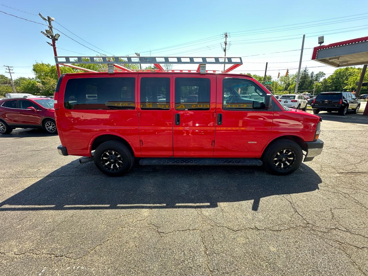 Chevrolet Express Passenger RWD 3500 135" LT w/1LT 2017