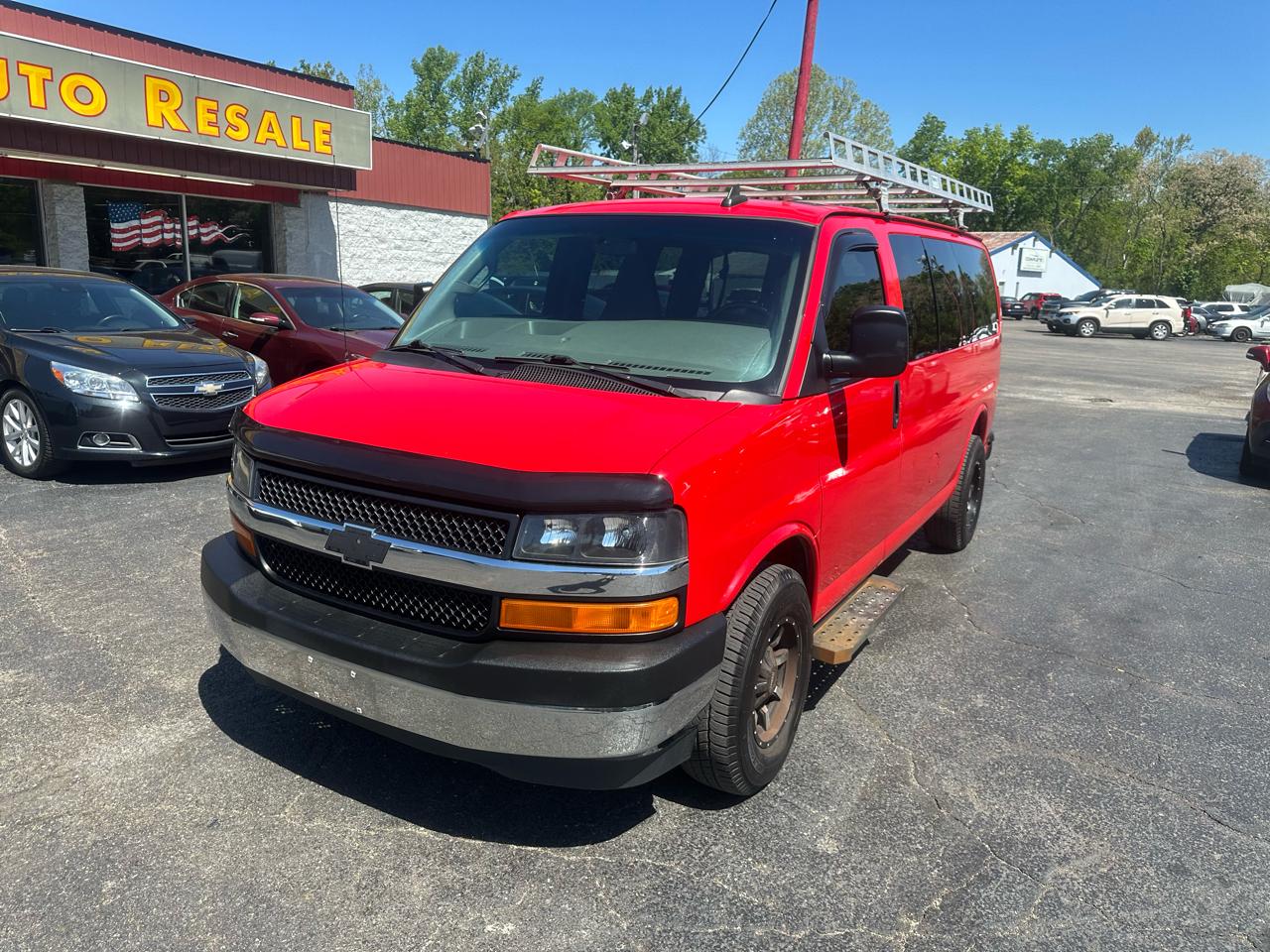 Chevrolet Express Passenger RWD 3500 135" LT w/1LT 2017