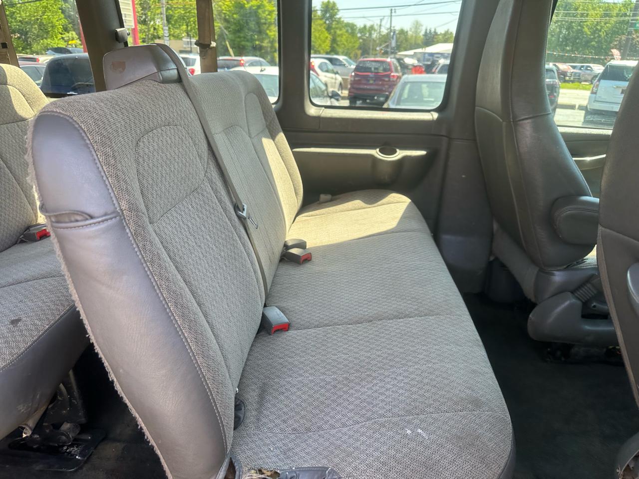 Chevrolet Express Passenger RWD 3500 135" LT w/1LT 2017