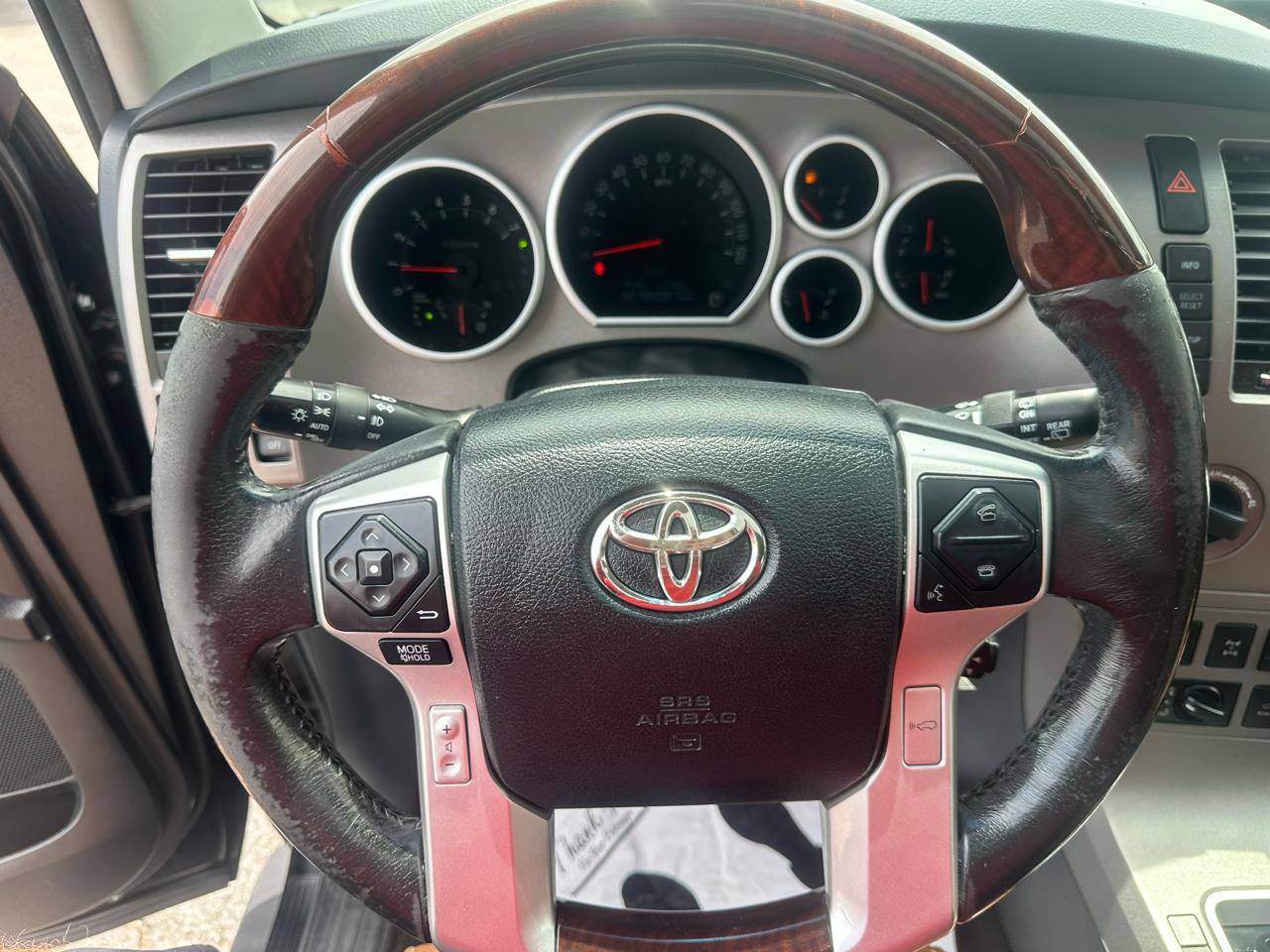 Toyota Sequoia 4WD 5.7L FFV Platinum (Natl) 2014