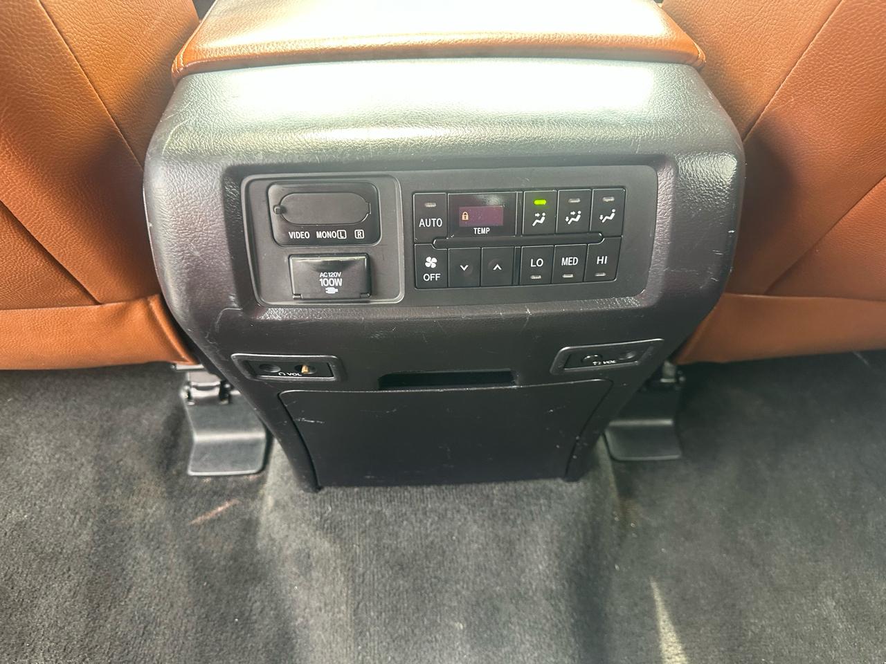 Toyota Sequoia 4WD 5.7L FFV Platinum (Natl) 2014