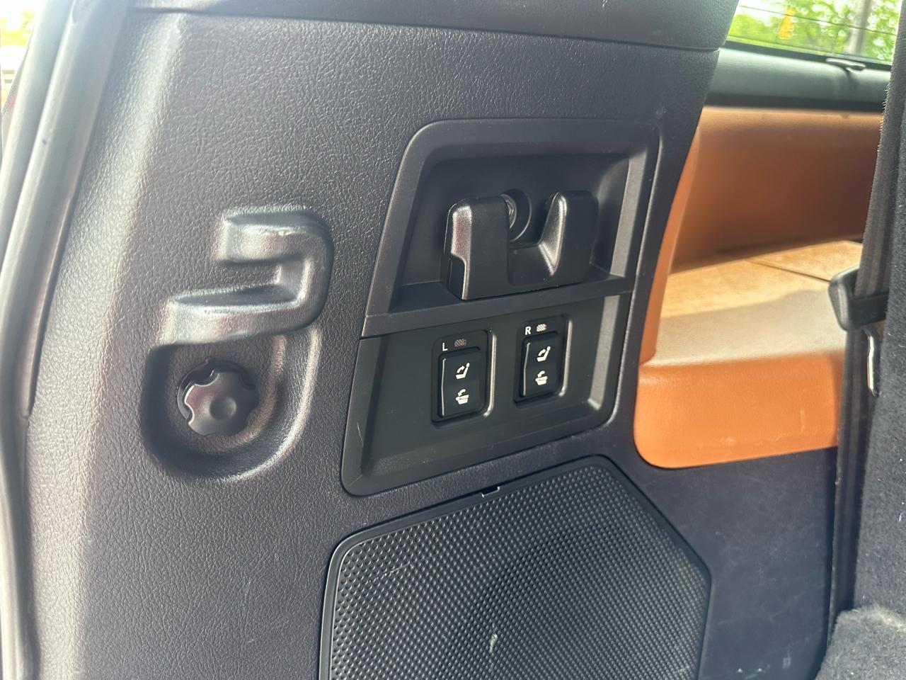 Toyota Sequoia 4WD 5.7L FFV Platinum (Natl) 2014