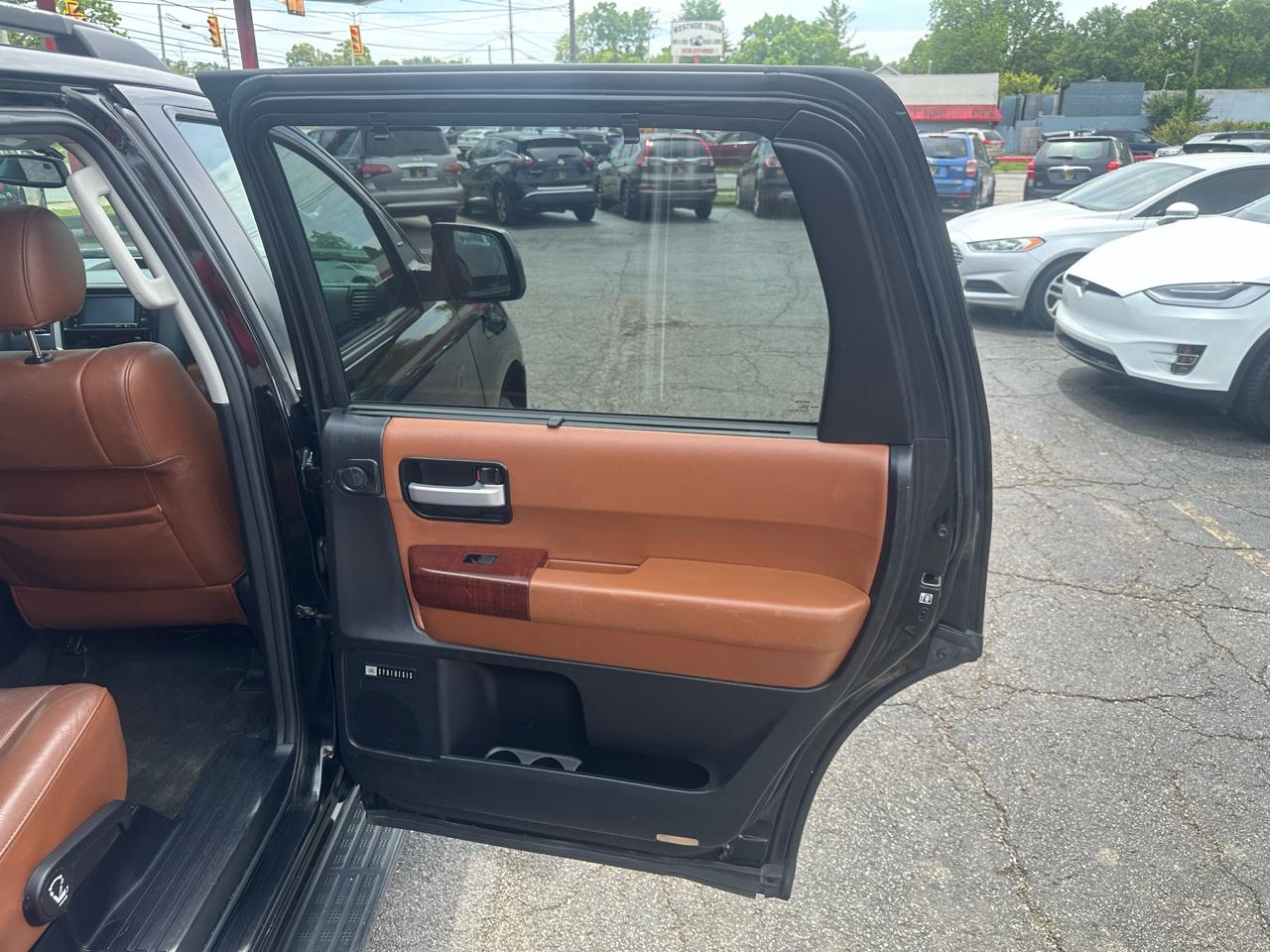 Toyota Sequoia 4WD 5.7L FFV Platinum (Natl) 2014