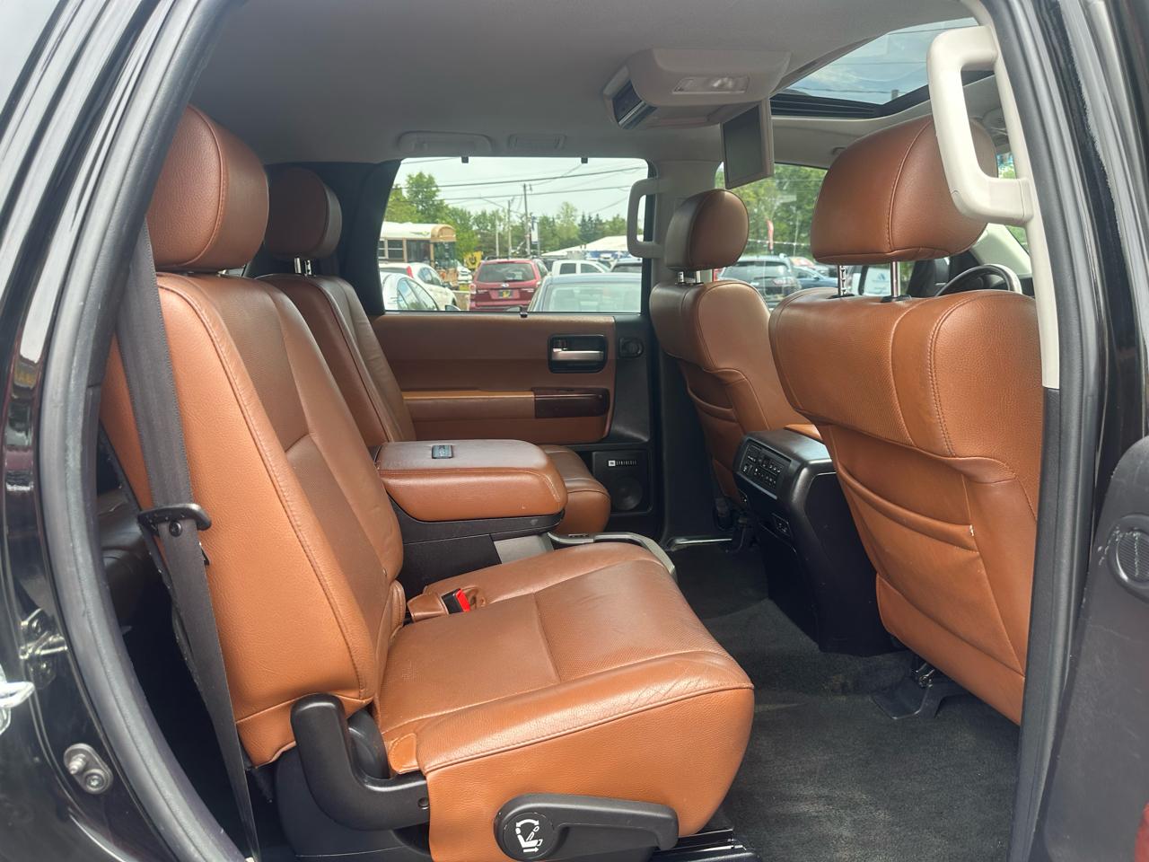 Toyota Sequoia 4WD 5.7L FFV Platinum (Natl) 2014