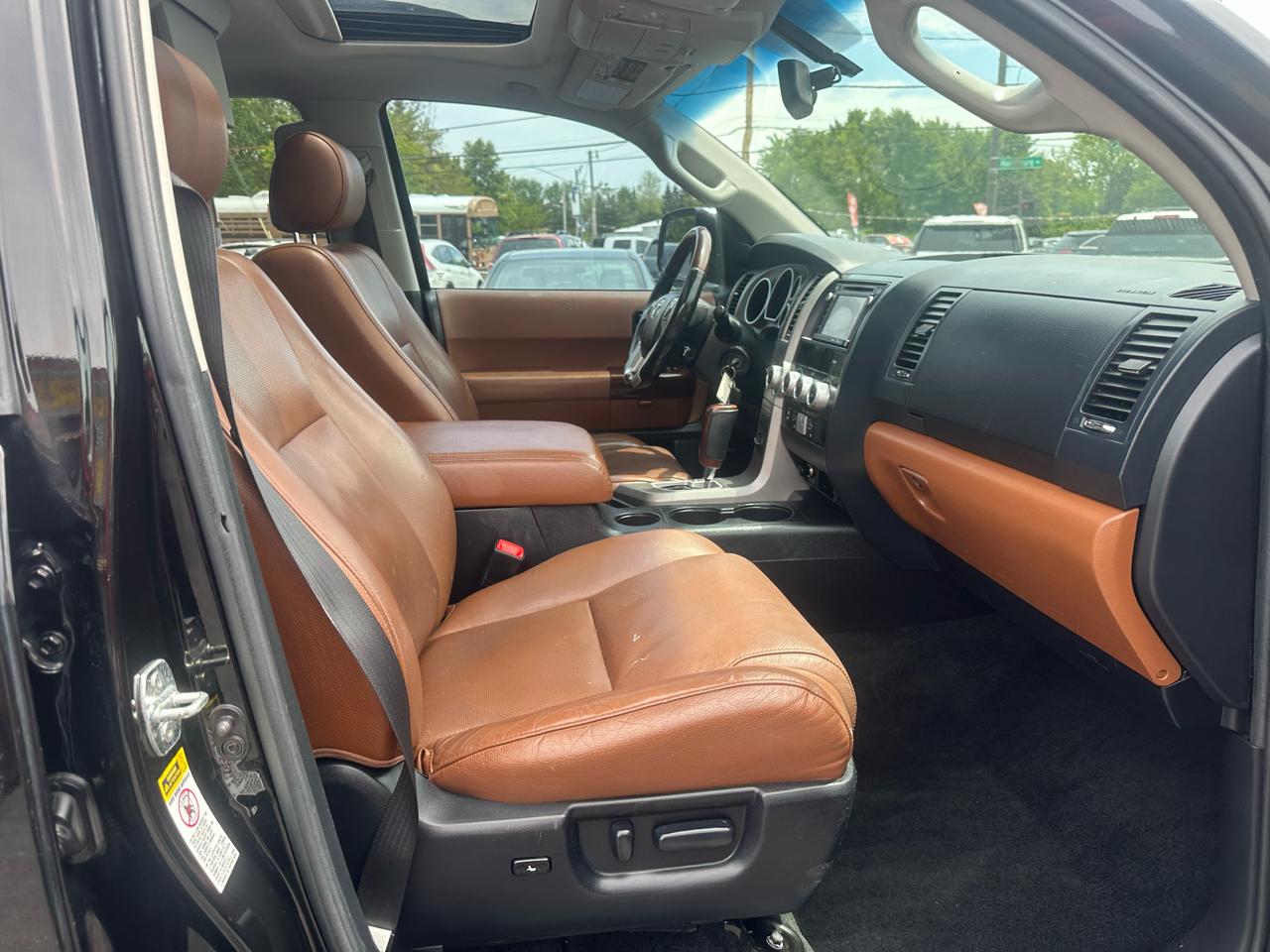 Toyota Sequoia 4WD 5.7L FFV Platinum (Natl) 2014