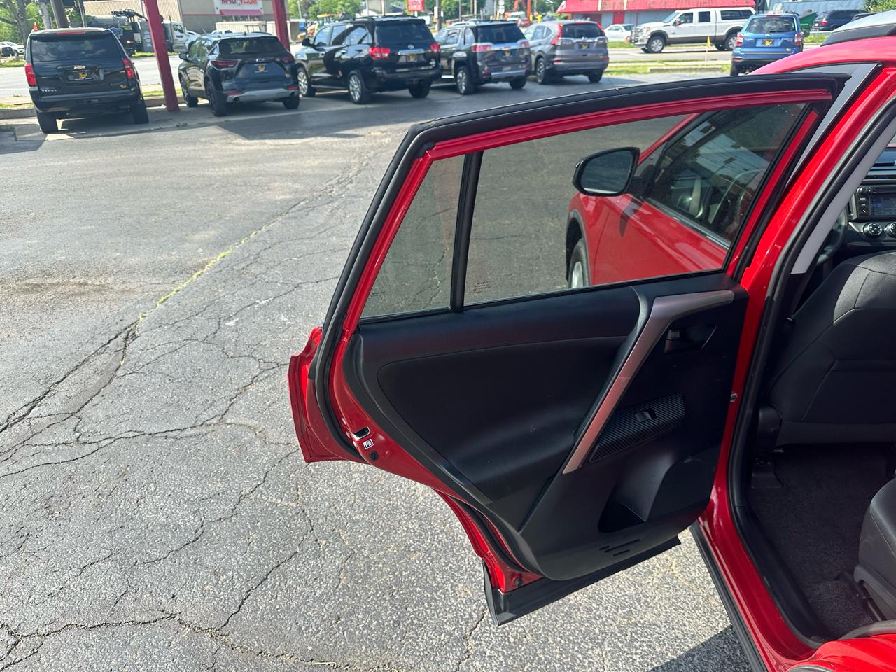 Toyota RAV4 AWD 4dr LE (Natl) 2014
