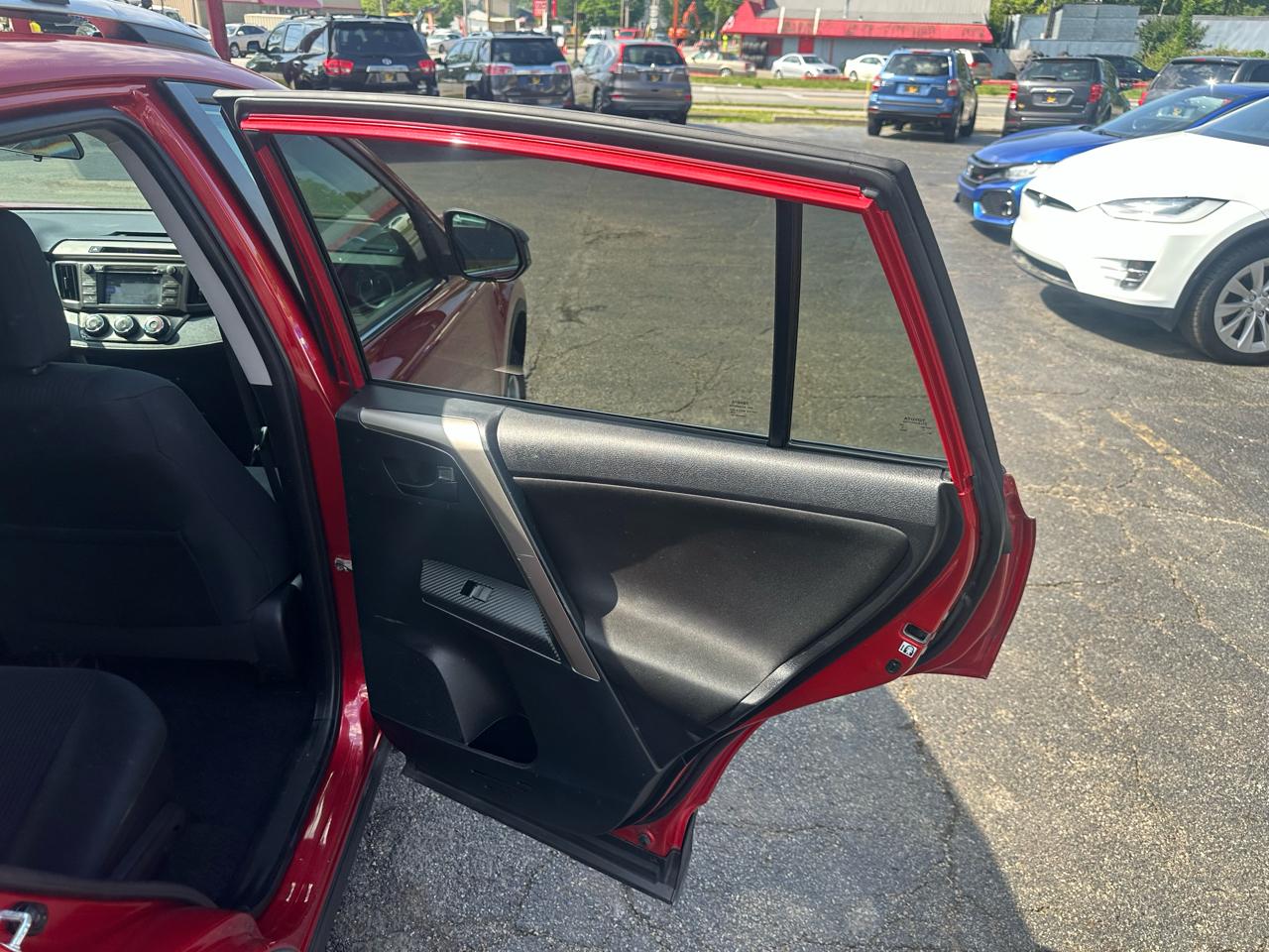 Toyota RAV4 AWD 4dr LE (Natl) 2014