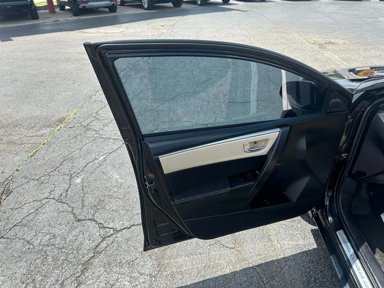 Toyota Corolla 4dr Sdn CVT LE Premium (Natl) 2015