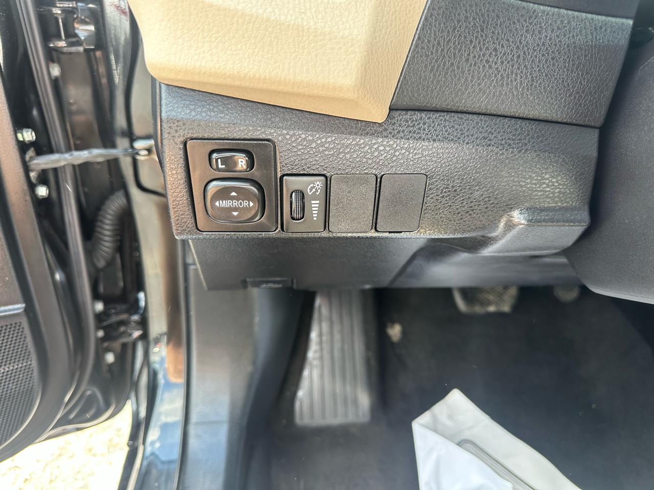 Toyota Corolla 4dr Sdn CVT LE Premium (Natl) 2015