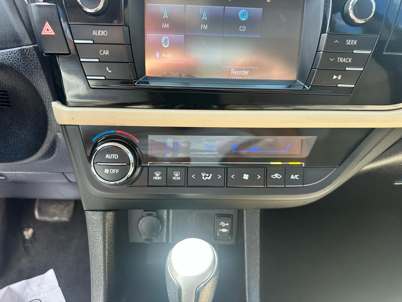 Toyota Corolla 4dr Sdn CVT LE Premium (Natl) 2015