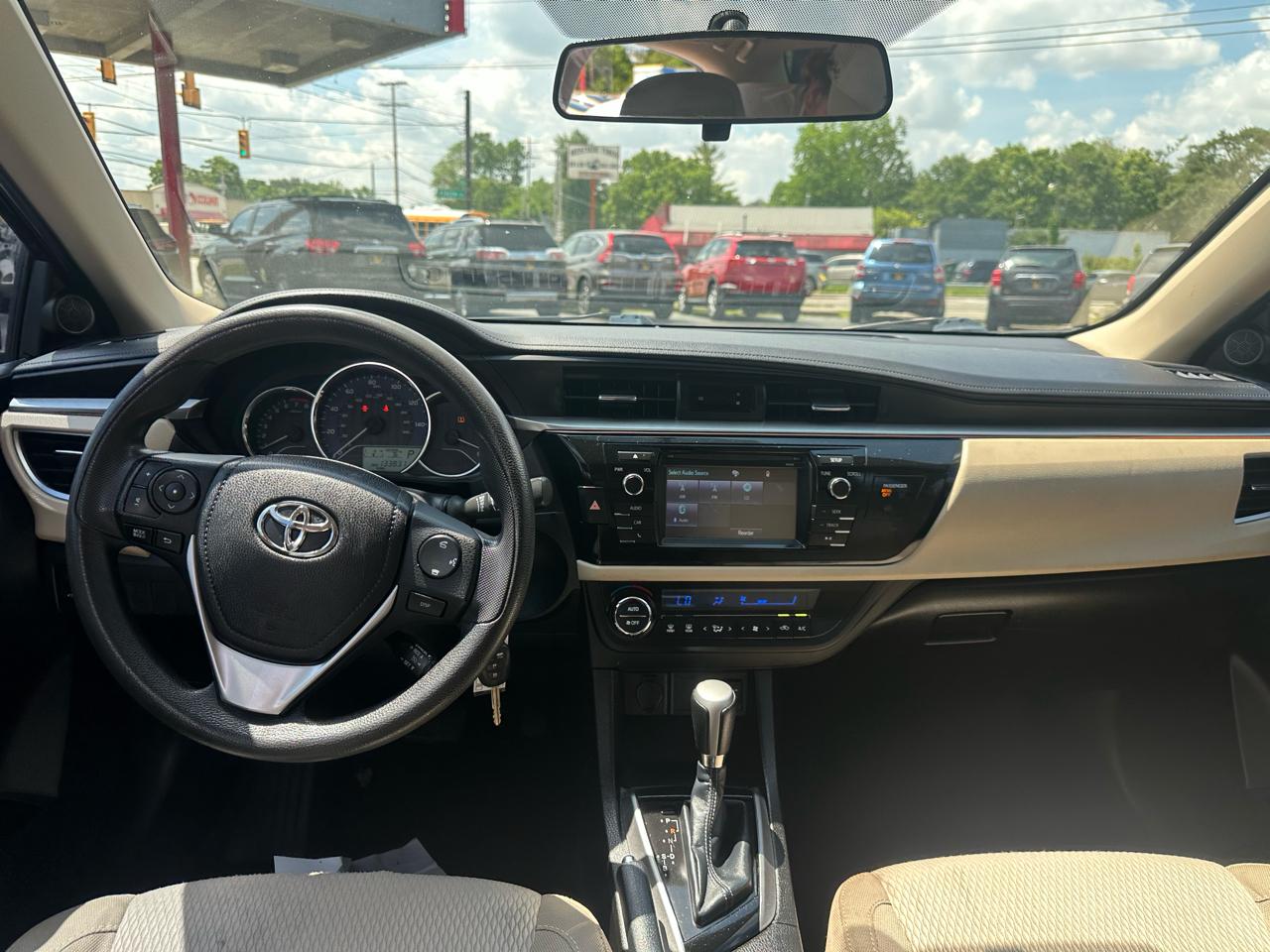 Toyota Corolla 4dr Sdn CVT LE Premium (Natl) 2015