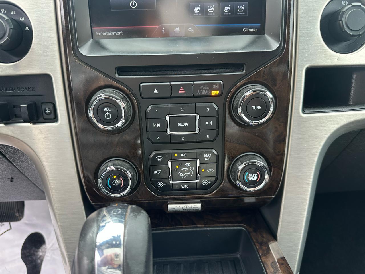 Ford F-150 4WD SuperCrew 145" Platinum 2014