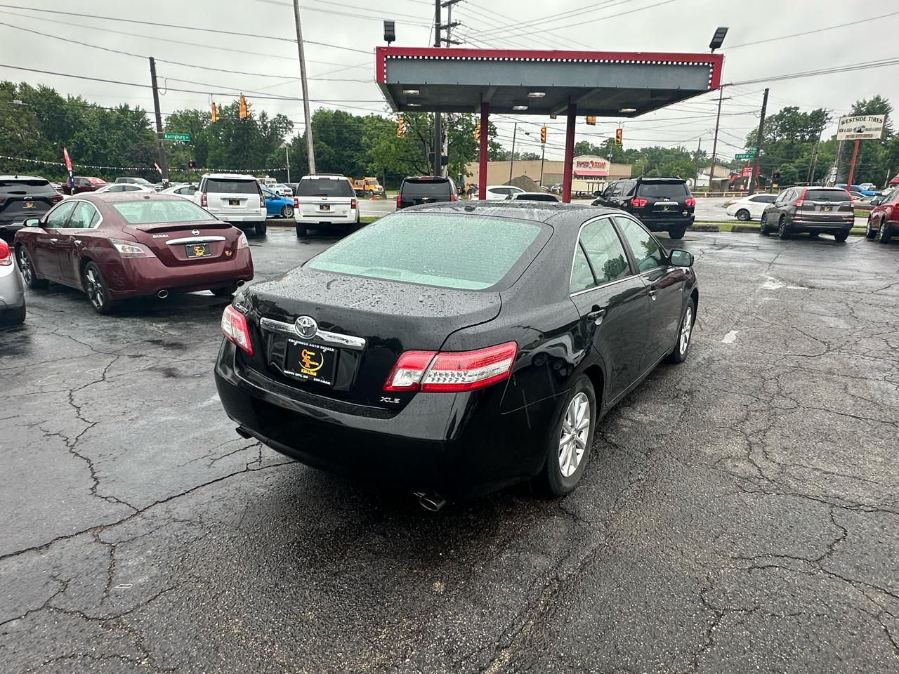 Toyota Camry 4dr Sdn V6 Auto XLE (Natl) 2011