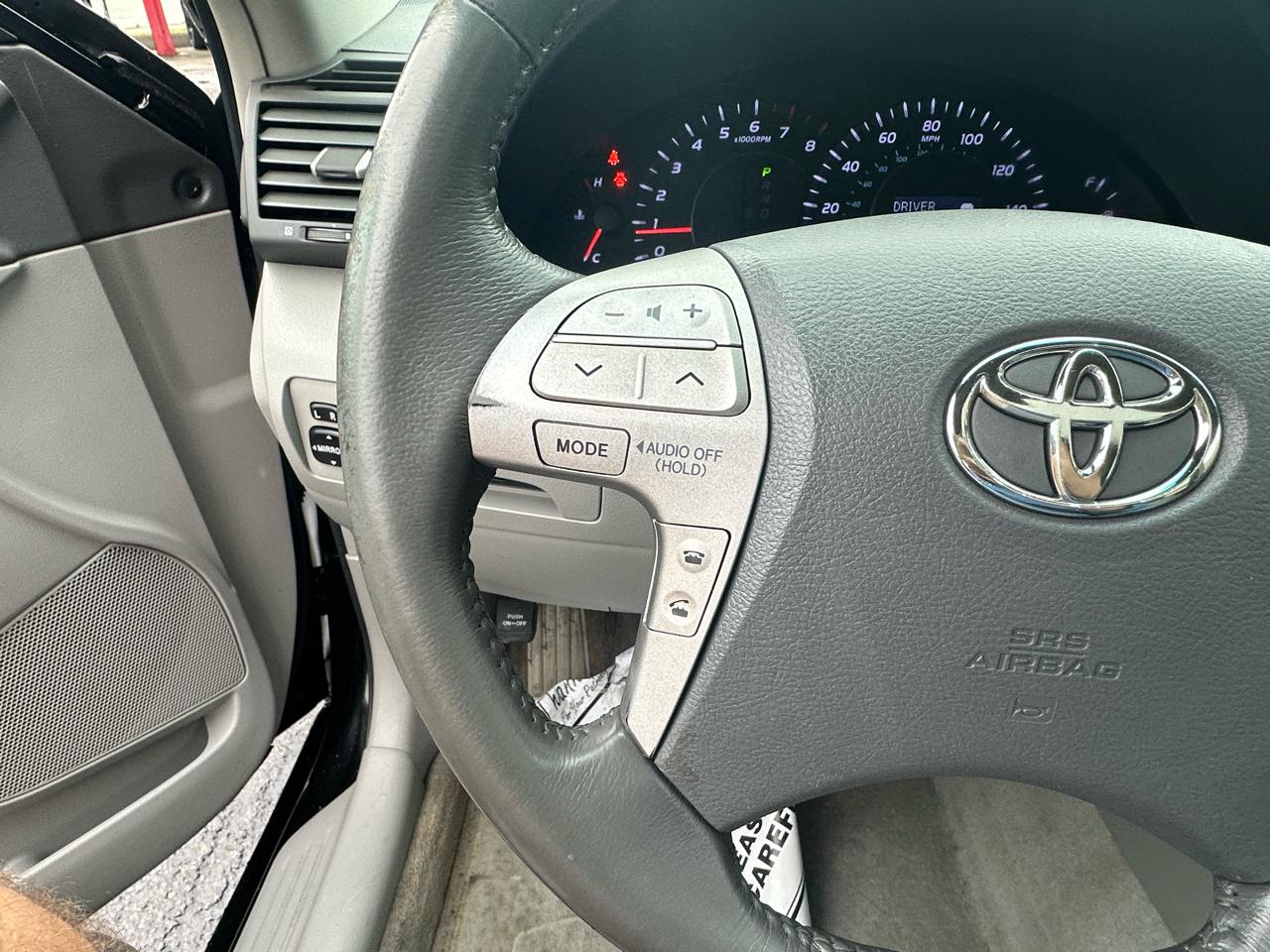 Toyota Camry 4dr Sdn V6 Auto XLE (Natl) 2011