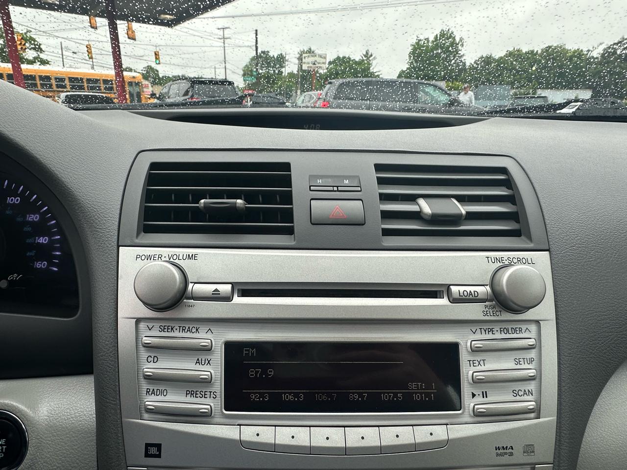 Toyota Camry 4dr Sdn V6 Auto XLE (Natl) 2011