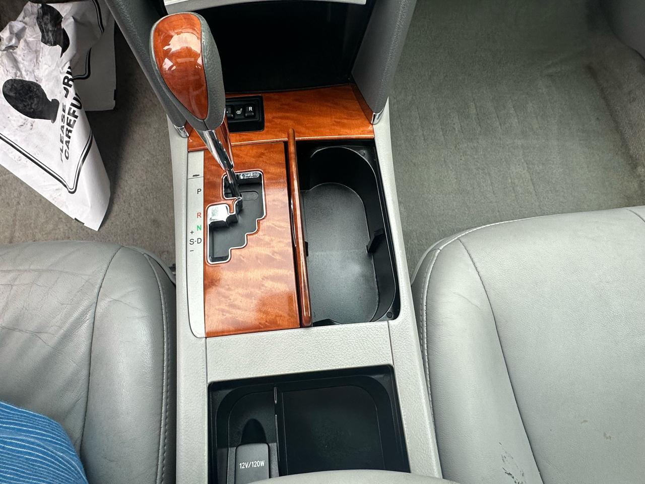 Toyota Camry 4dr Sdn V6 Auto XLE (Natl) 2011