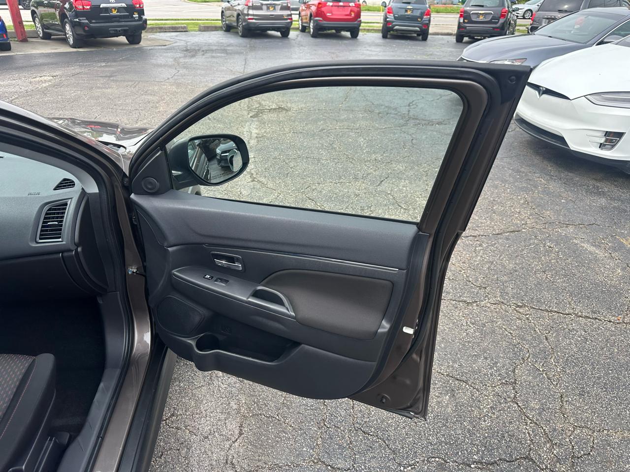 Mitsubishi Outlander Sport 2WD 4dr CVT 2.4 SE 2016