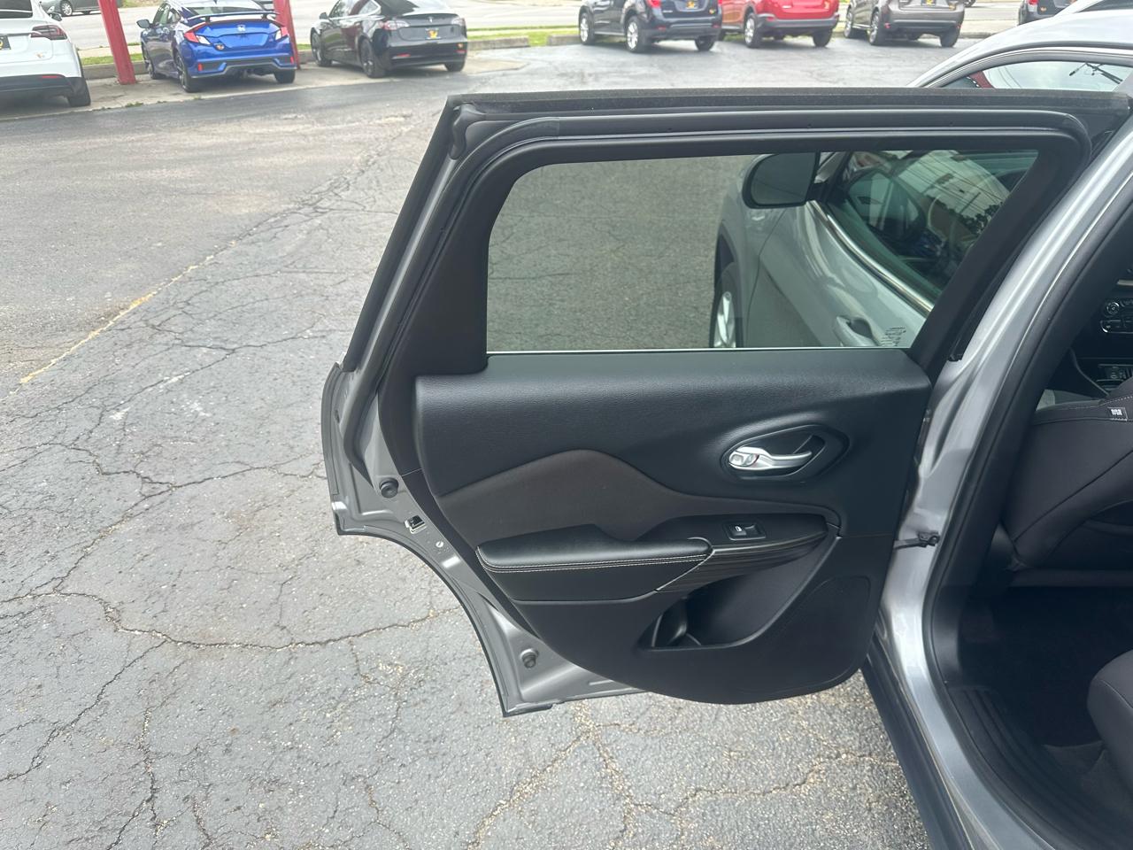 Jeep Cherokee FWD 4dr Latitude 2014