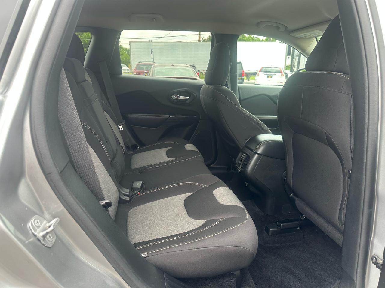 Jeep Cherokee FWD 4dr Latitude 2014