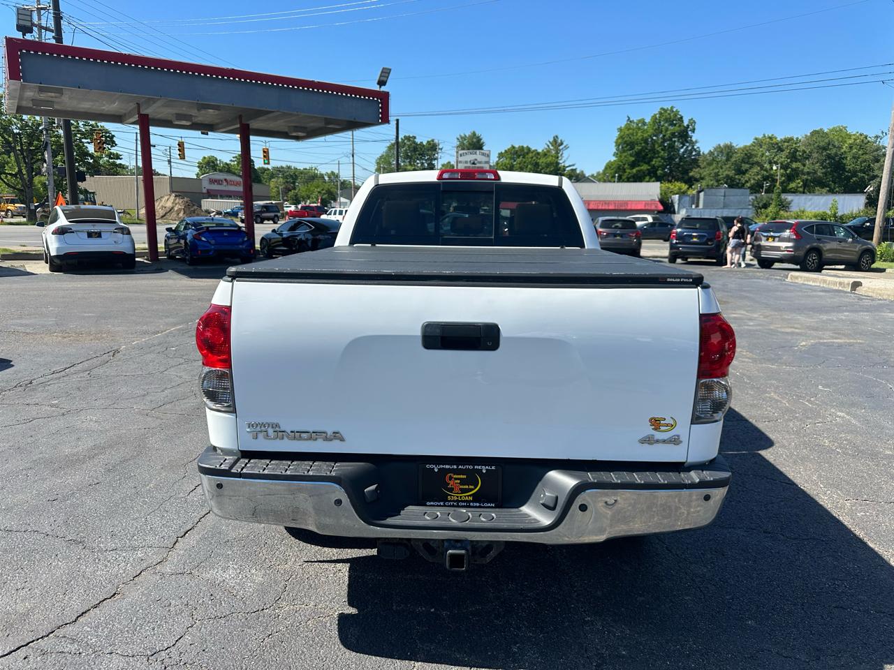 Toyota Tundra 4WD Truck Dbl 5.7L V8 6-Spd AT LTD (Natl) 2009