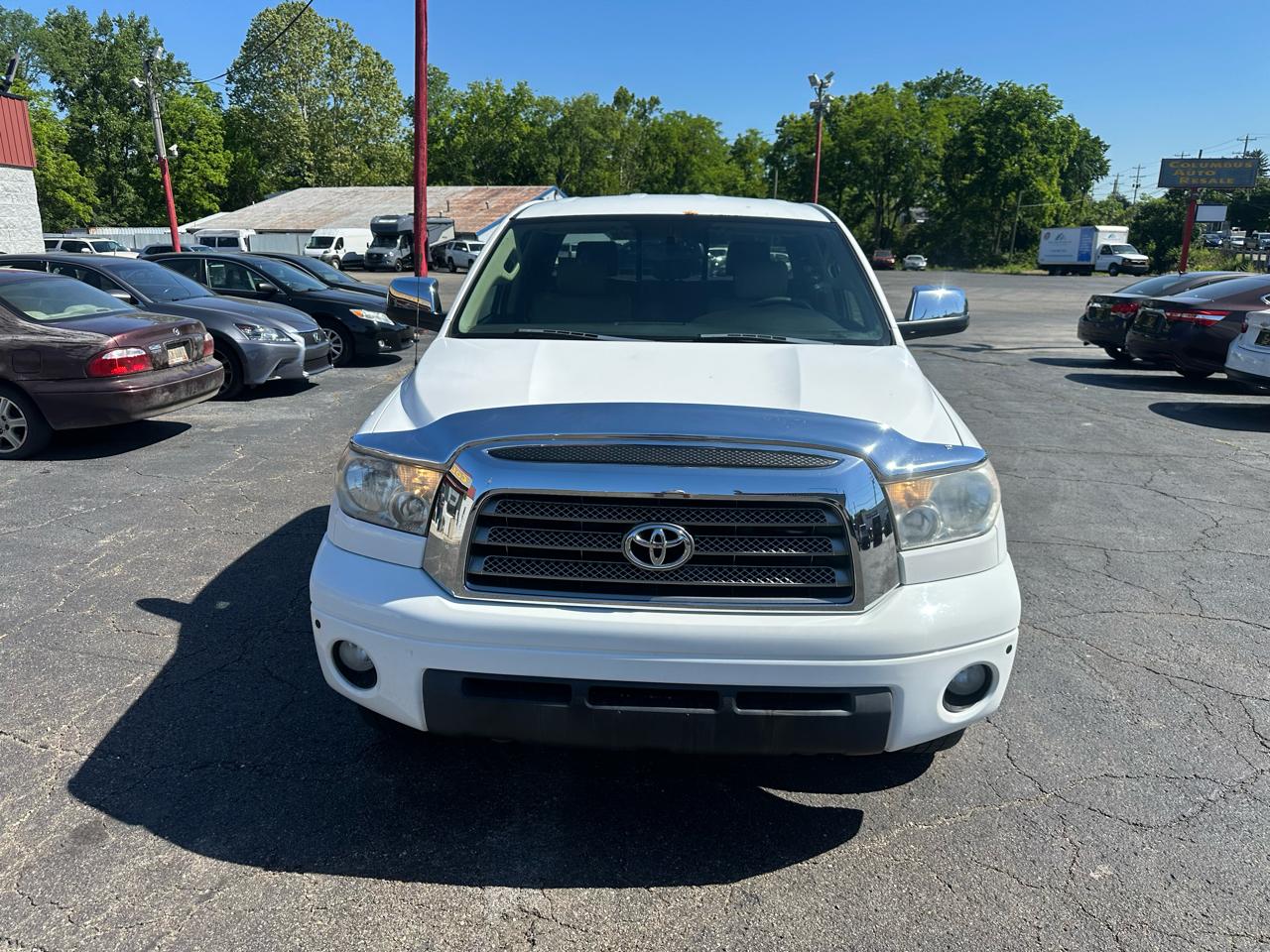 Toyota Tundra 4WD Truck Dbl 5.7L V8 6-Spd AT LTD (Natl) 2009