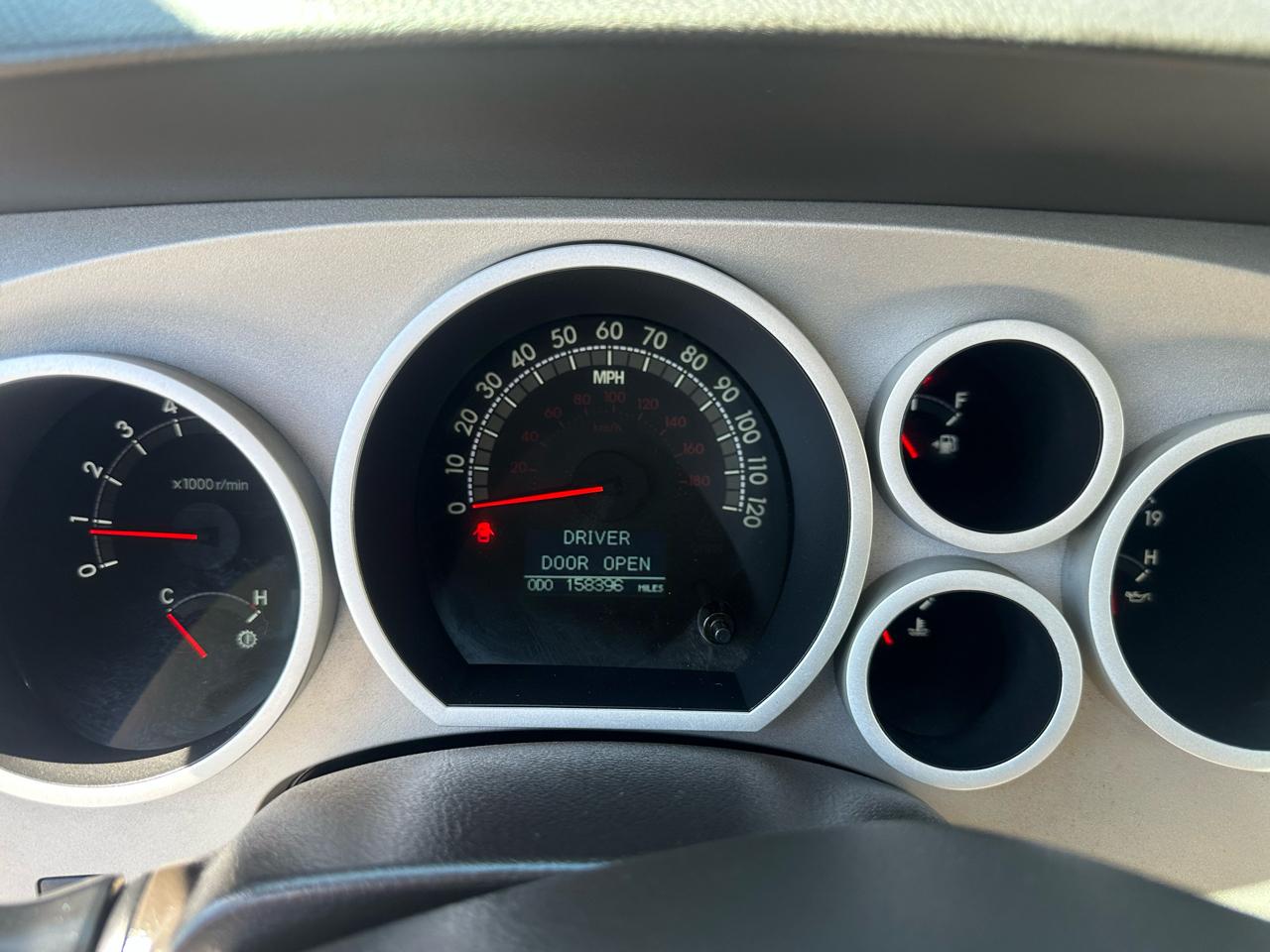 Toyota Tundra 4WD Truck Dbl 5.7L V8 6-Spd AT LTD (Natl) 2009
