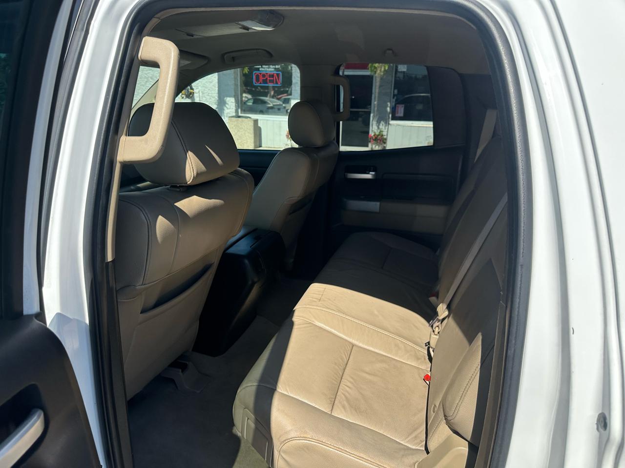 Toyota Tundra 4WD Truck Dbl 5.7L V8 6-Spd AT LTD (Natl) 2009