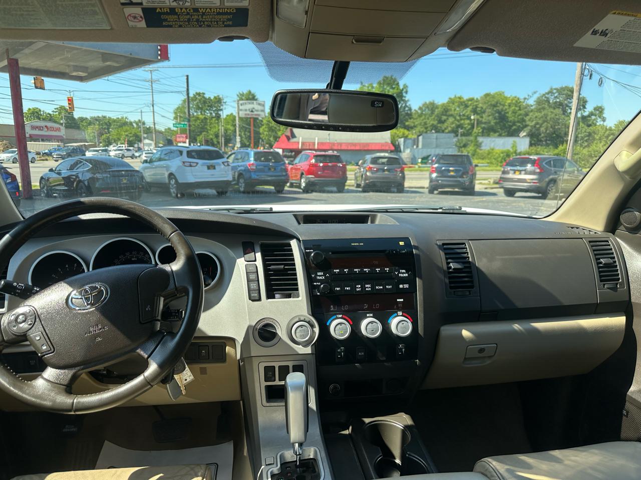 Toyota Tundra 4WD Truck Dbl 5.7L V8 6-Spd AT LTD (Natl) 2009