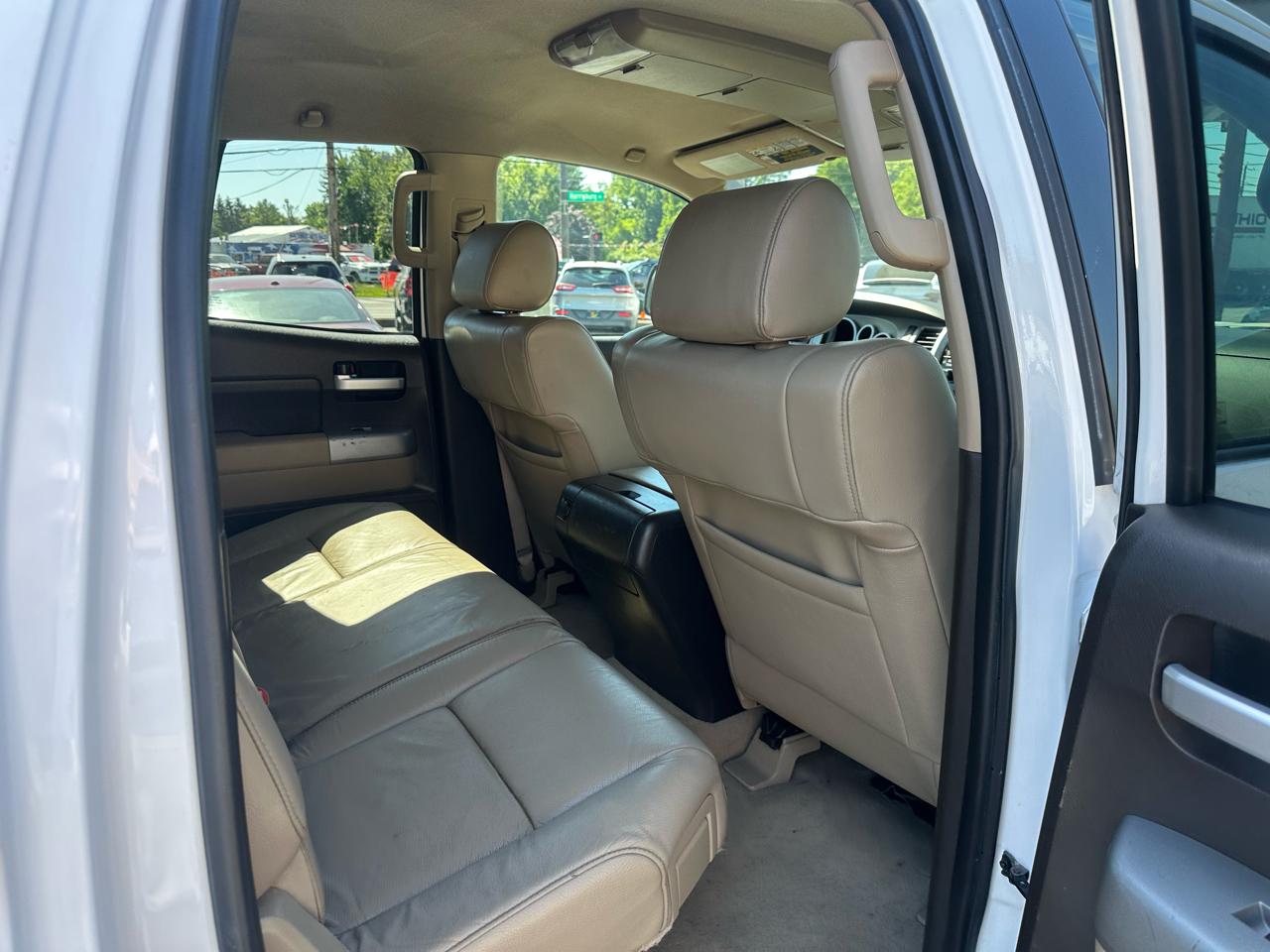 Toyota Tundra 4WD Truck Dbl 5.7L V8 6-Spd AT LTD (Natl) 2009