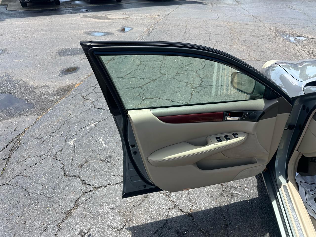 Lexus ES 300 4dr Sdn 2003