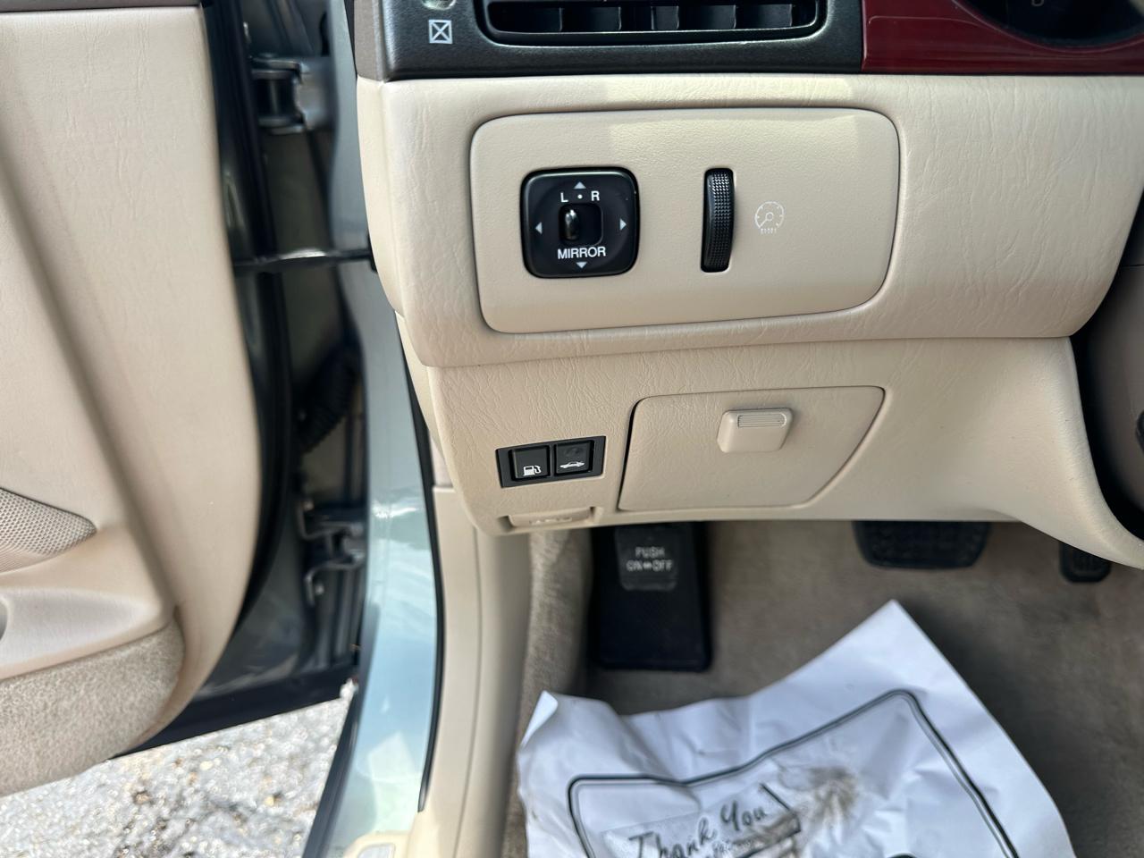 Lexus ES 300 4dr Sdn 2003