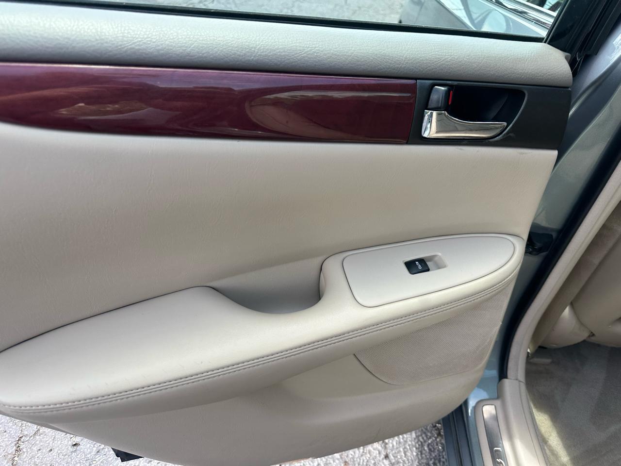 Lexus ES 300 4dr Sdn 2003