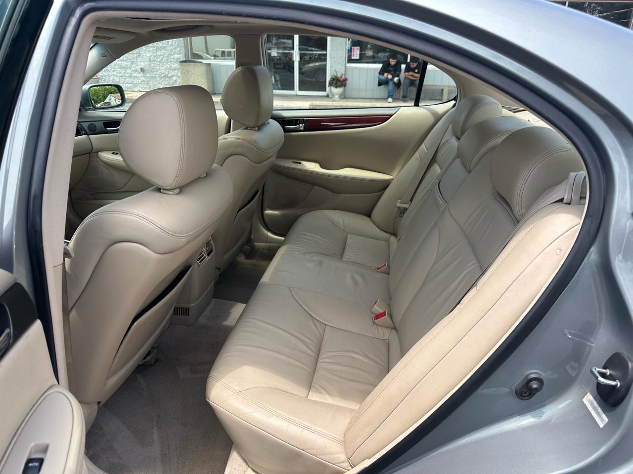 Lexus ES 300 4dr Sdn 2003