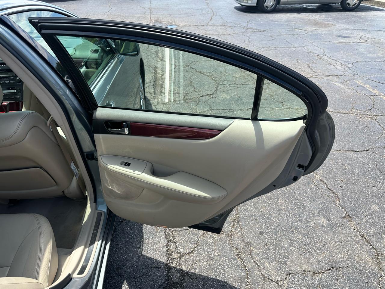 Lexus ES 300 4dr Sdn 2003