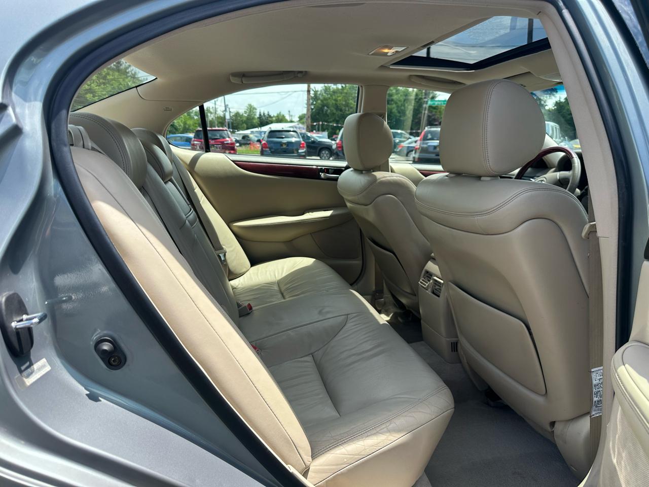 Lexus ES 300 4dr Sdn 2003